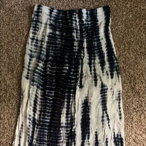 Maxi skirt with leg slit